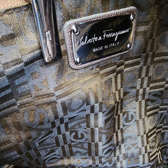 Salvatore Ferragamo bag - Picture 7 of 10